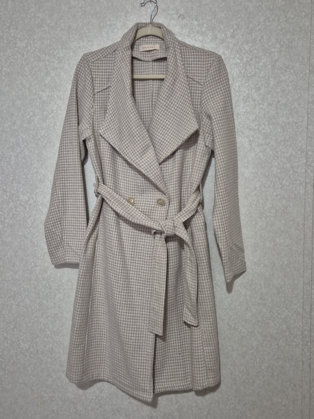 Solitaire Neutral Houndstooth Trench Coat in Beige-size:M